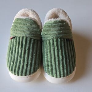 NWOT Cozy Green Slippers